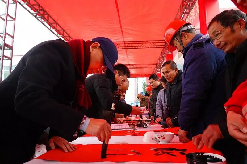 安徽省書法家協(xié)會積極開展2020年“我們的中國夢”——文化進(jìn)萬家、暨“同心同書·祖國新春好”送萬福進(jìn)萬家活動(圖4)