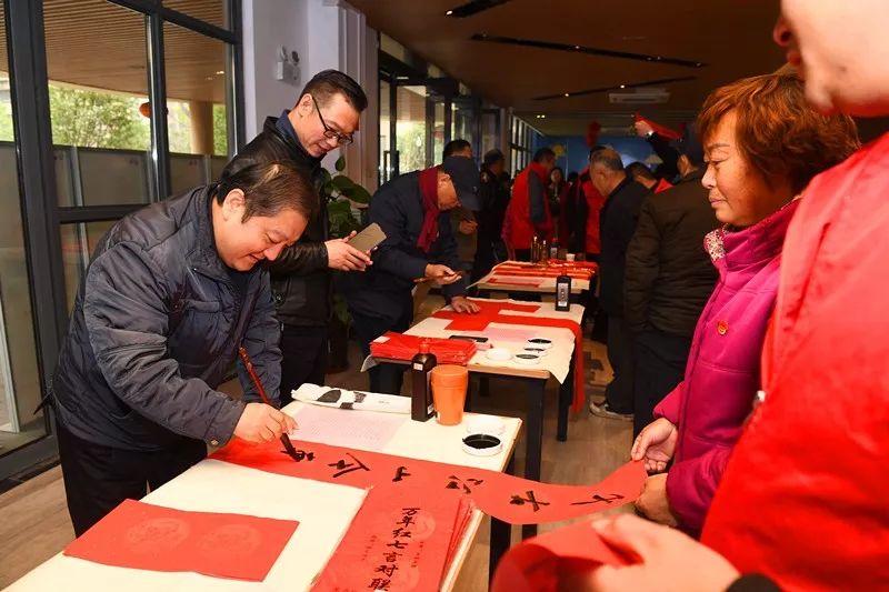 安徽省書法家協(xié)會積極開展2020年“我們的中國夢”——文化進(jìn)萬家、暨“同心同書·祖國新春好”送萬福進(jìn)萬家活動(圖20)