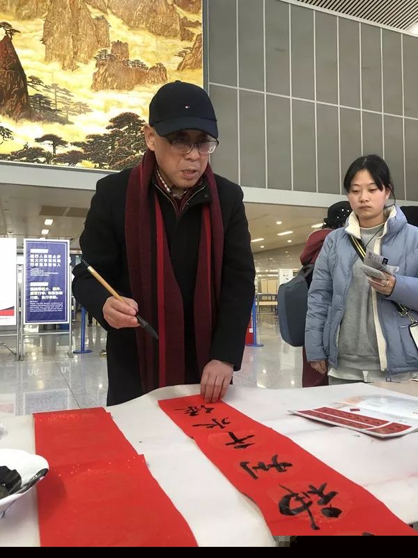 省暨合肥市書(shū)協(xié)送文化年貨活動(dòng)走進(jìn)警營(yíng)、社區(qū)、企業(yè)和春運(yùn)一線(圖31)