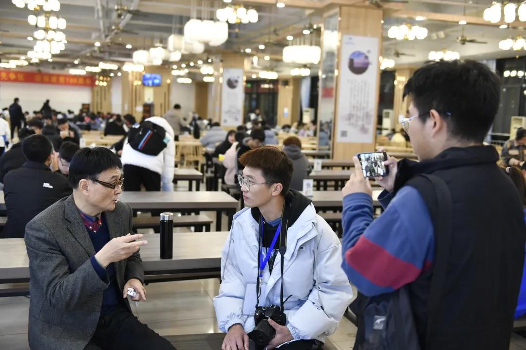 “文化名家進(jìn)高校”暨 “非遺進(jìn)校園”走進(jìn)黃山學(xué)院(圖8) “文化名家進(jìn)高校”暨 “非遺進(jìn)校園”走進(jìn)黃山學(xué)院(圖8)