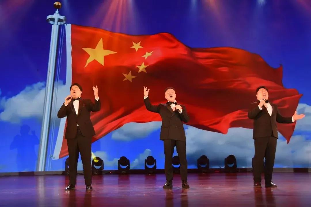 “文化名家進(jìn)高校”暨 “非遺進(jìn)校園”走進(jìn)黃山學(xué)院(圖17) “文化名家進(jìn)高校”暨 “非遺進(jìn)校園”走進(jìn)黃山學(xué)院(圖17)