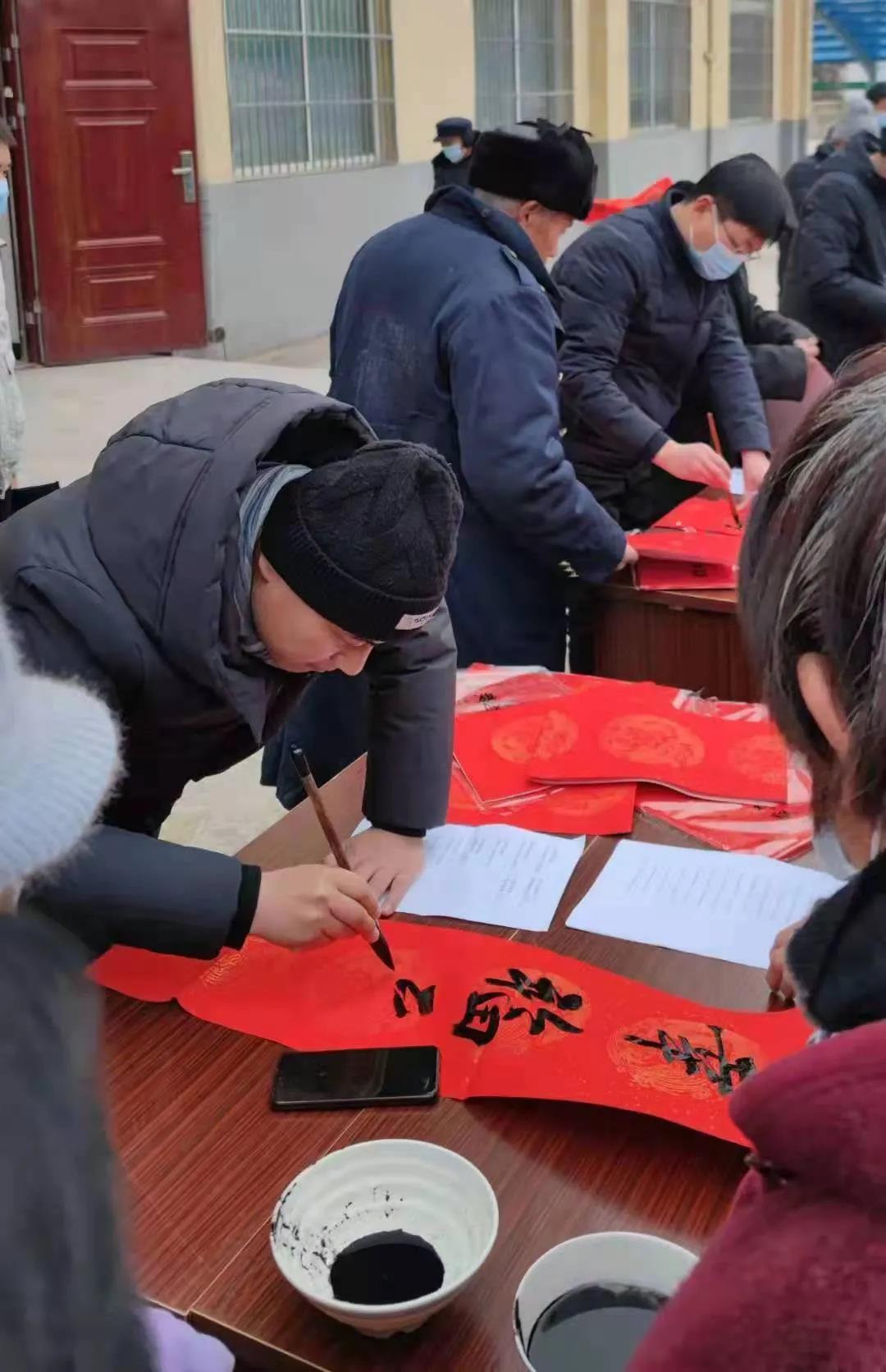 為時代和人民放歌|送“文化年貨” 促鄉(xiāng)村振興——省文聯(lián)文藝志愿服務(wù)活動走進阮橋鎮(zhèn)雙王村(圖12) 為時代和人民放歌|送“文化年貨” 促鄉(xiāng)村振興——省文聯(lián)文藝志愿服務(wù)活動走進阮橋鎮(zhèn)雙王村(圖12)