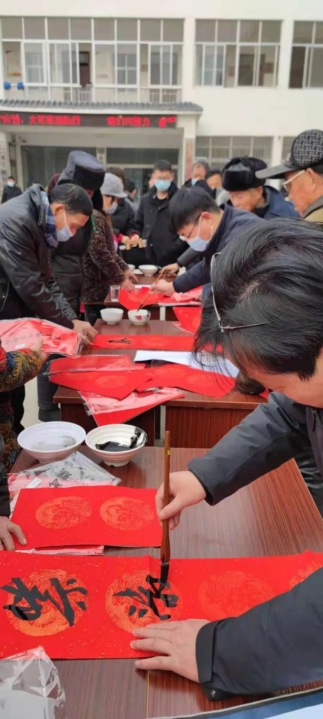 為時代和人民放歌|送“文化年貨” 促鄉(xiāng)村振興——省文聯(lián)文藝志愿服務(wù)活動走進阮橋鎮(zhèn)雙王村(圖13) 為時代和人民放歌|送“文化年貨” 促鄉(xiāng)村振興——省文聯(lián)文藝志愿服務(wù)活動走進阮橋鎮(zhèn)雙王村(圖13)