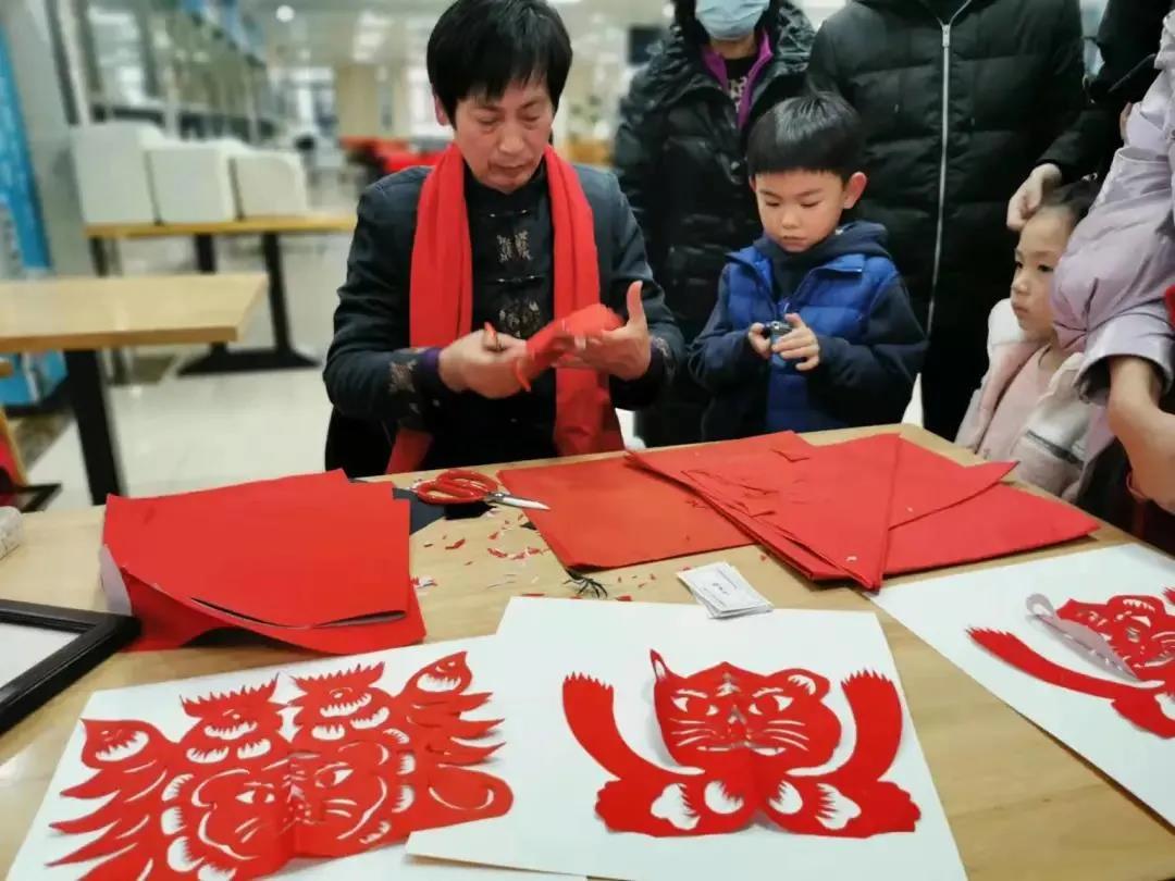 2022年“我們的中國夢(mèng)”——文化進(jìn)萬家暨送“文化年貨”示范活動(dòng)走進(jìn)科學(xué)島(圖12) 2022年“我們的中國夢(mèng)”——文化進(jìn)萬家暨送“文化年貨”示范活動(dòng)走進(jìn)科學(xué)島(圖12)