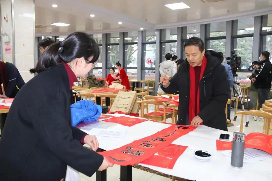 2022年“我們的中國夢(mèng)”——文化進(jìn)萬家暨送“文化年貨”示范活動(dòng)走進(jìn)科學(xué)島(圖14) 2022年“我們的中國夢(mèng)”——文化進(jìn)萬家暨送“文化年貨”示范活動(dòng)走進(jìn)科學(xué)島(圖14)