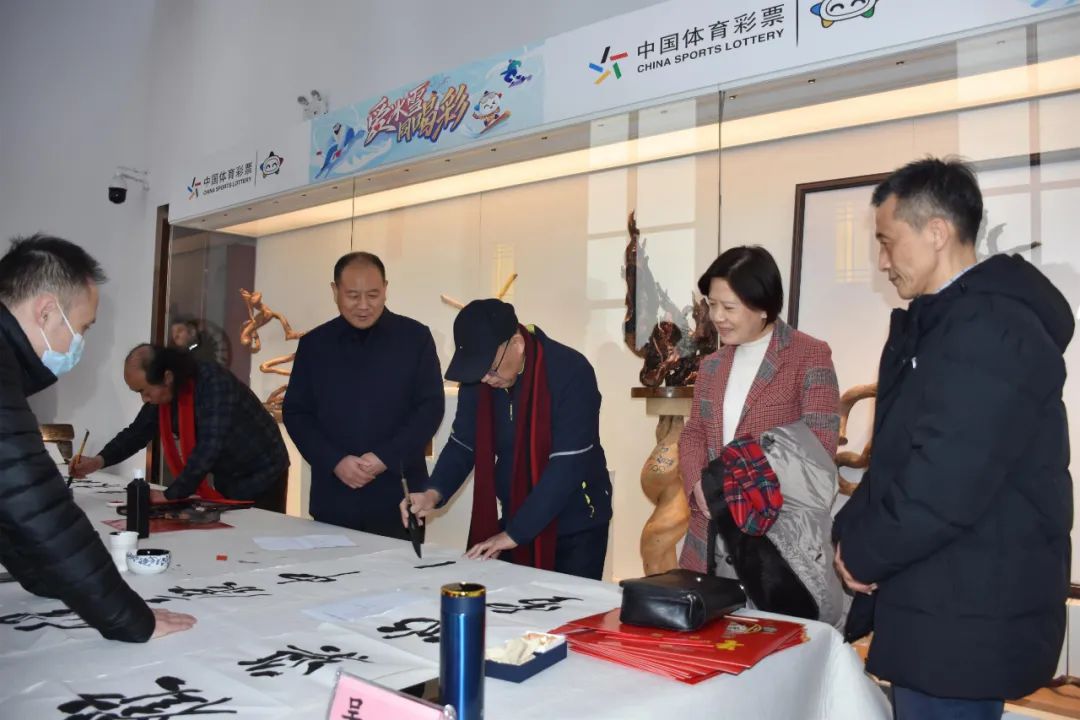 迎冬奧 送祝福 | 省文聯(lián)文藝志愿服務(wù)小分隊走進(jìn)省體育博物館(圖11) 圖片